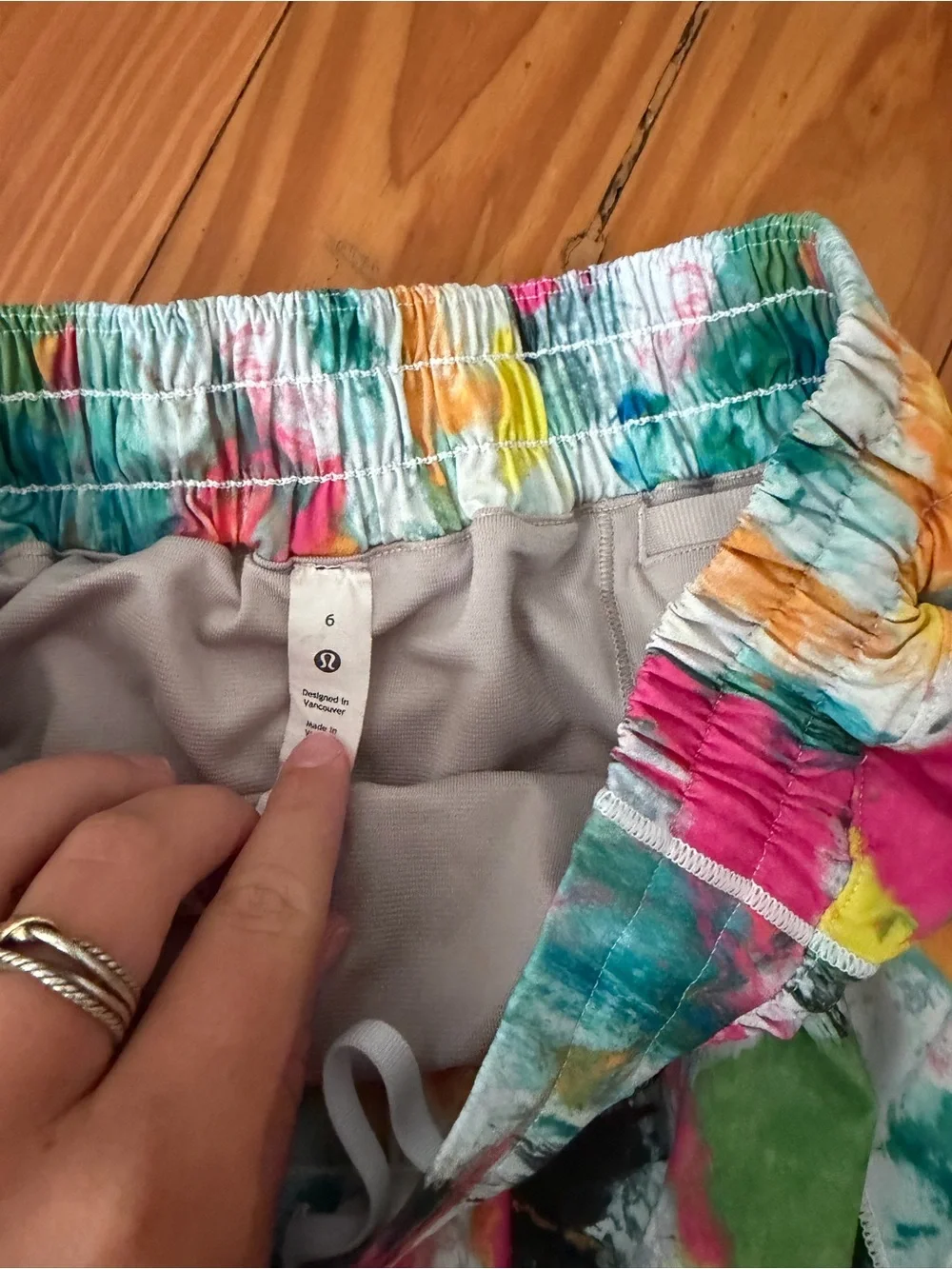 lululemon athletica Multicolor Abstract Print Running Shorts 2.5”